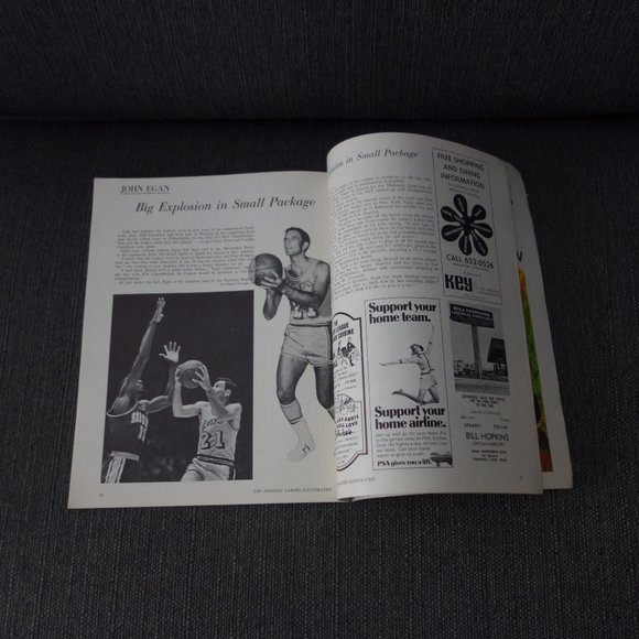 Los Angeles Lakers Illustrated Lakers vs Baltimore Bullets Sunday Nov 23 1969 - Picture 12 of 13